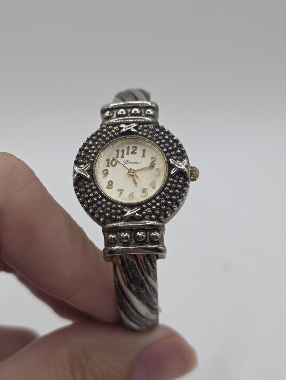 Vintage Geneva Women Watch Cuff Bracelet Twisted Cable Beaded Silver Tone 7004